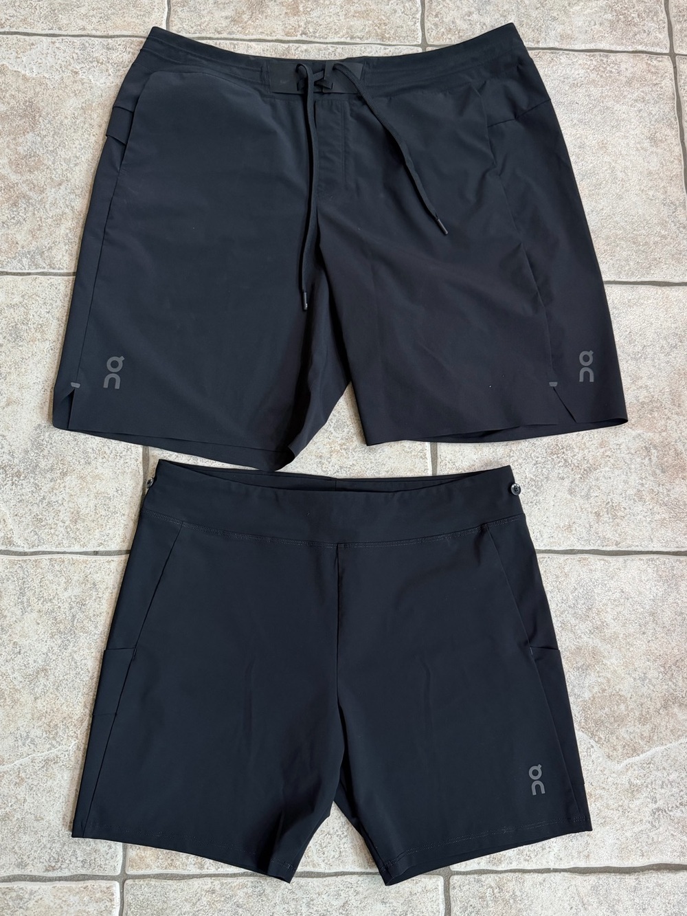 Men’s  On Running Cloud Hybrid 2in1 Shorts in Black size XXL
